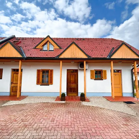 Miadora - Apartma Prekmurska Hiska * Moravske Toplice